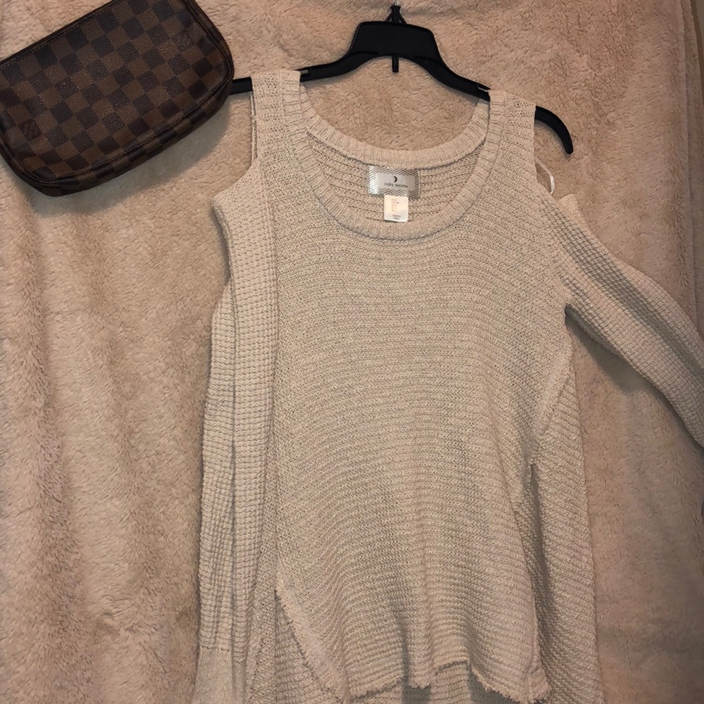 Open shoulder waffle sweater